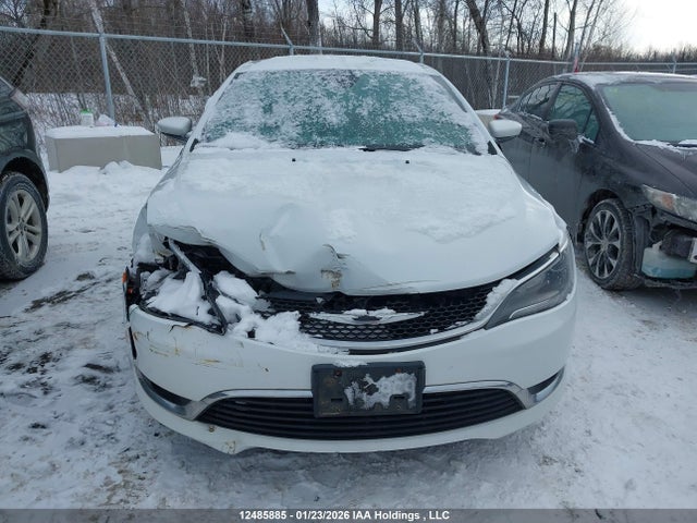 Chrysler 200 Limited 2015 1C3CCCAG4FN588258 Image 13