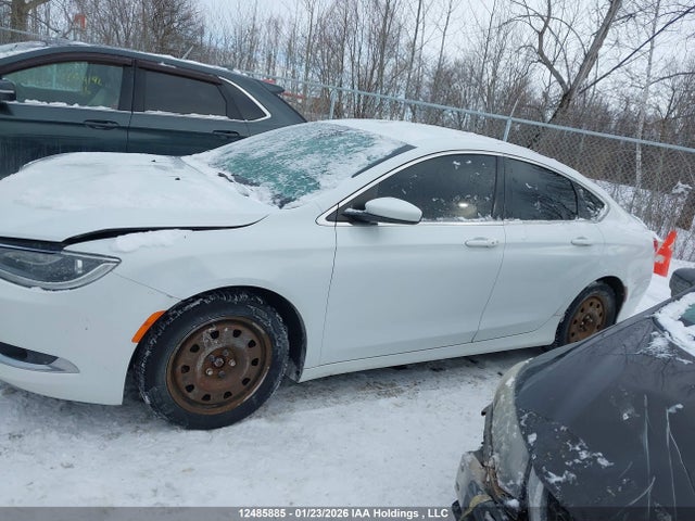 Chrysler 200 Limited 2015 1C3CCCAG4FN588258 Image 15