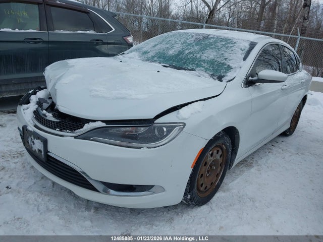 Chrysler 200 Limited 2015 1C3CCCAG4FN588258 Image 2