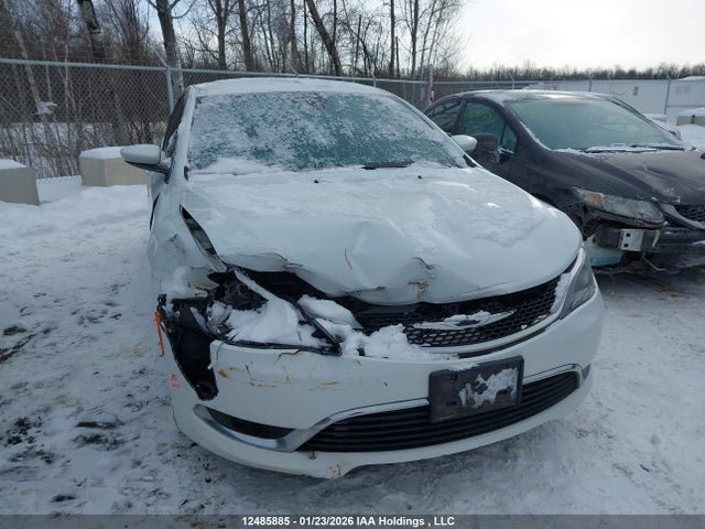 Chrysler 200 Limited 2015 1C3CCCAG4FN588258 Image 6