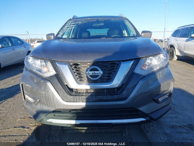 2017 Nissan Rogue S/sl Platinum/sv მანქანა იყიდება აუქციონზე, vin: 5N1AT2MV7HC789864, აუქციონის ნომერი: 12486107
