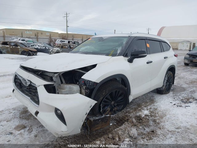 Toyota Highlander Platinum 2021 5TDFZRBH4MS084558 Image 2