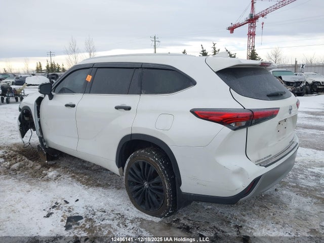 Toyota Highlander Platinum 2021 5TDFZRBH4MS084558 Image 3