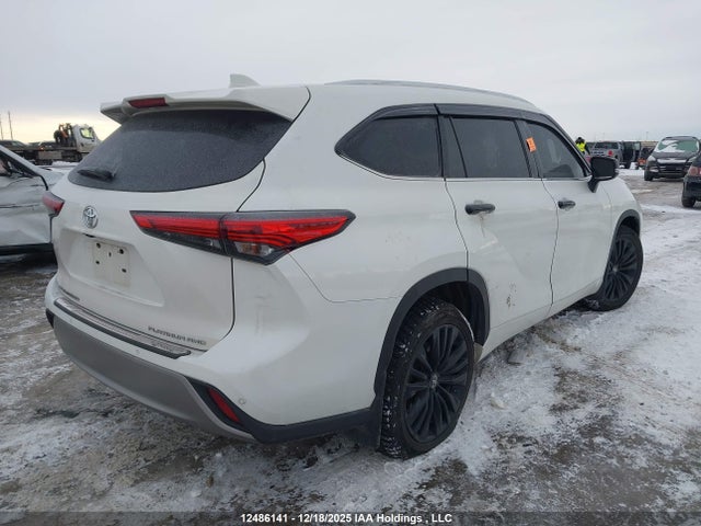 Toyota Highlander Platinum 2021 5TDFZRBH4MS084558 Image 4