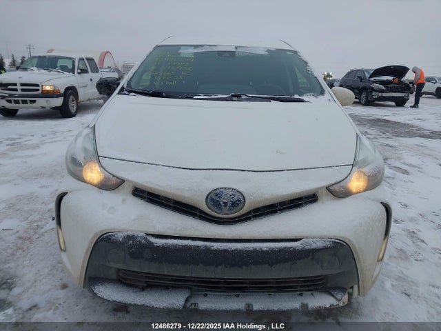 JTDZN3EU8JJ075935 Toyota PRIUS V