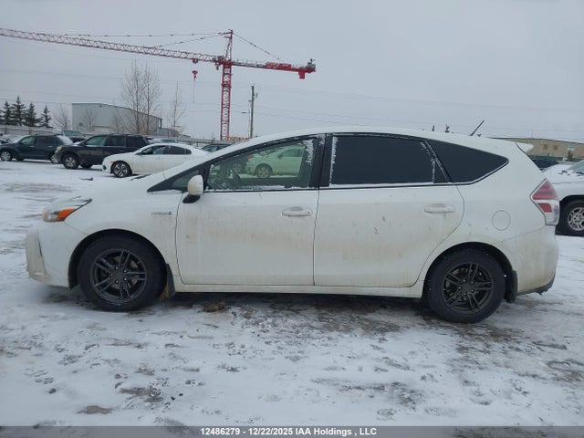 JTDZN3EU8JJ075935 Toyota PRIUS V
