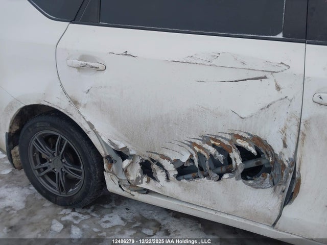 JTDZN3EU8JJ075935 Toyota PRIUS V
