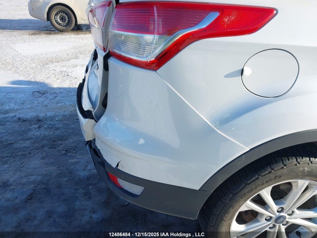 1FMCU9J92GUC15803 Ford Escape Titanium