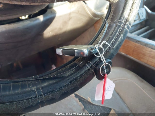 1GT12TEY8HF202821 GMC Sierra K2500 Slt