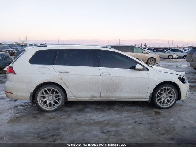3VWR17AU5JM752612 Volkswagen Golf Sportwagen 1.8 Tsi Highline