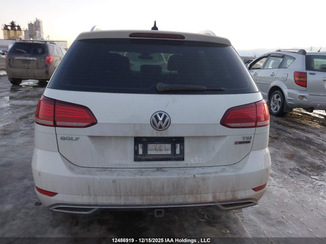 3VWR17AU5JM752612 Volkswagen Golf Sportwagen 1.8 Tsi Highline