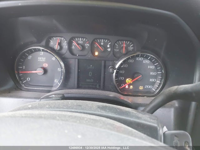 1GCVKPEC6JZ372208 Chevrolet Silverado 1500 Custom