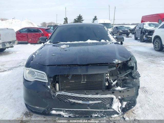Chrysler 300C 2015 2C3CCAAG3FH837534 Image 13