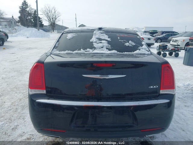 Chrysler 300C 2015 2C3CCAAG3FH837534 Image 17
