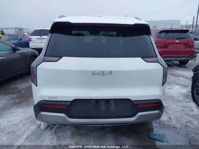 KIA ev9 2024 KNDAFFS57R6042903 Image 17
