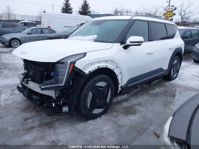 KIA ev9 2024 KNDAFFS57R6042903 Image 2