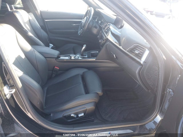 WBA8D9C54JEM31994 BMW 330 XI
