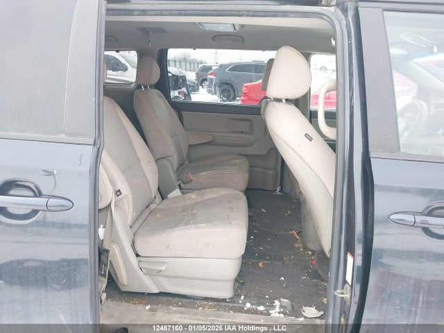 12487160 :رقم المزاد ، KNDMB5C16G6204967 vin ، 2016 Kia Sedona Lx/lx+ مزاد بيع