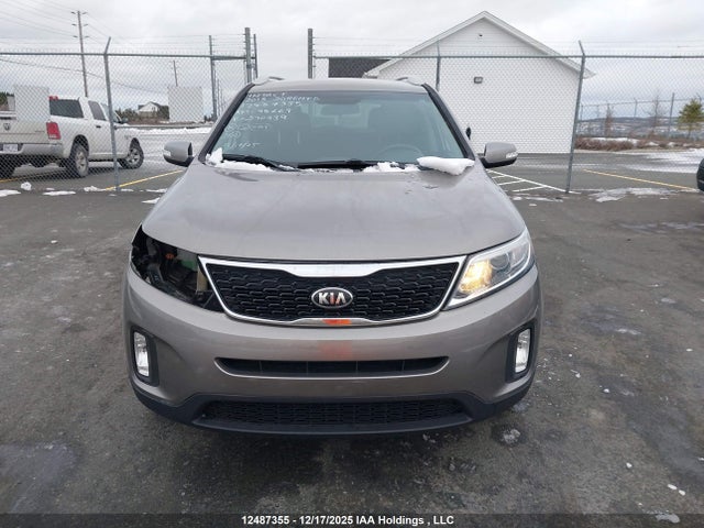 12487355 :رقم المزاد ، 5XYKT3A68FG590939 vin ، 2015 Kia Sorento Lx مزاد بيع
