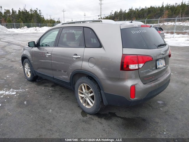 12487355 :رقم المزاد ، 5XYKT3A68FG590939 vin ، 2015 Kia Sorento Lx مزاد بيع