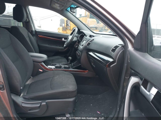 12487355 :رقم المزاد ، 5XYKT3A68FG590939 vin ، 2015 Kia Sorento Lx مزاد بيع