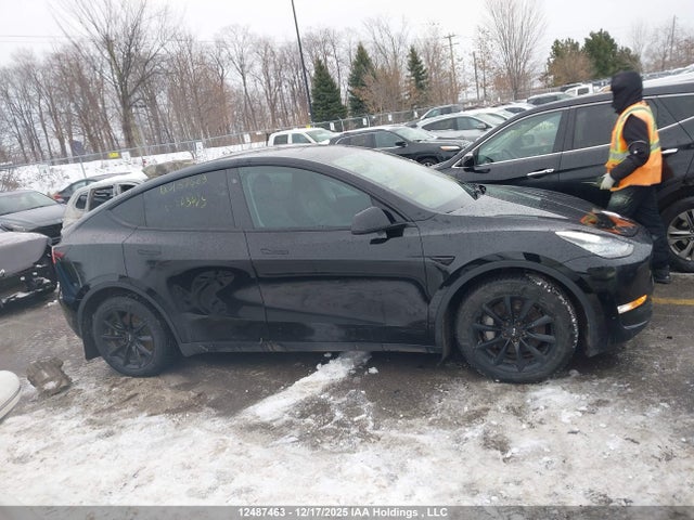 5YJYGAEE5MF245425 Tesla Model Y Long Range