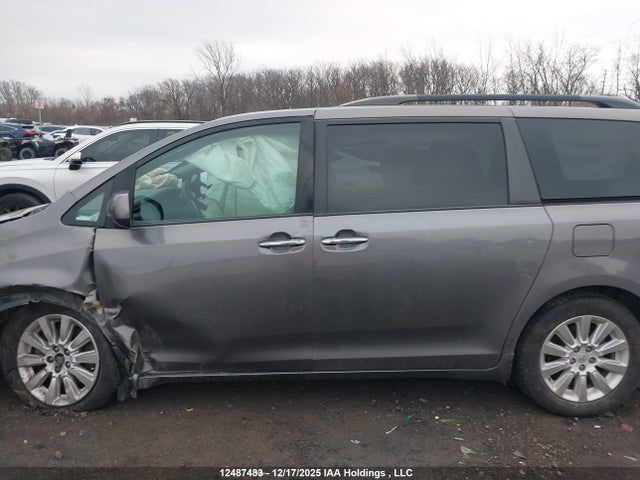 5TDDK3DC9FS110665 Toyota Sienna Xle/limited
