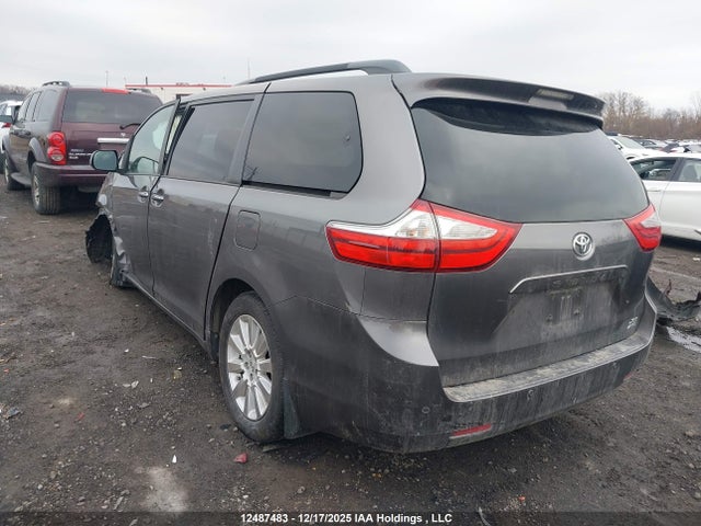 5TDDK3DC9FS110665 Toyota Sienna Xle/limited