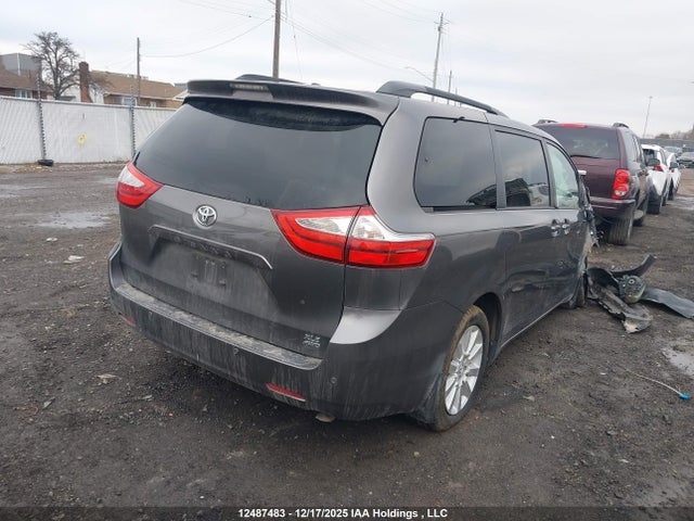 5TDDK3DC9FS110665 Toyota Sienna Xle/limited