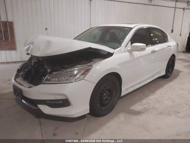 1HGCR3F9XGA800711 Honda Accord Touring