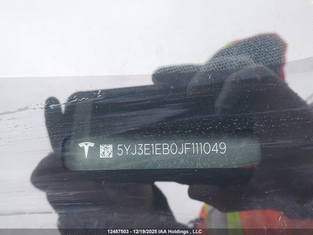 5YJ3E1EB0JF111049 Tesla MODEL 3