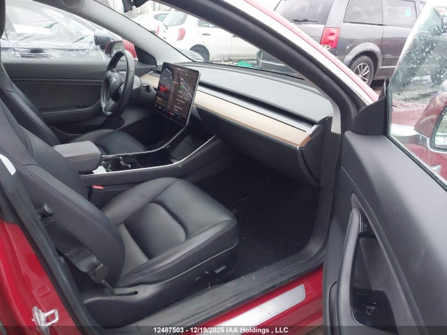5YJ3E1EB0JF111049 Tesla MODEL 3