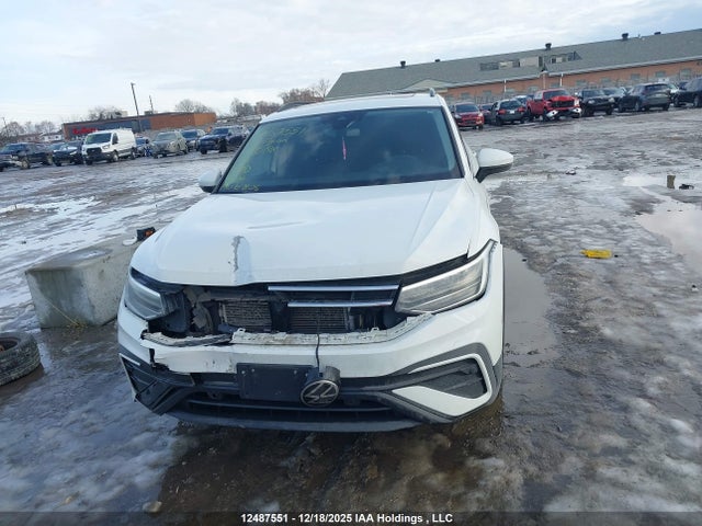 3VV2B7AXXNM115198 Volkswagen Tiguan Comfortline