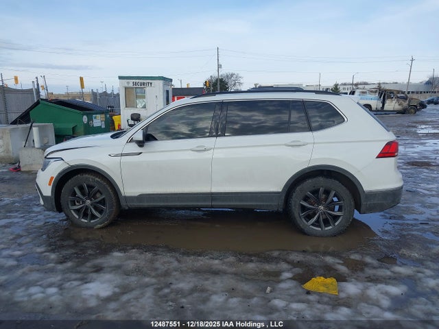 3VV2B7AXXNM115198 Volkswagen Tiguan Comfortline