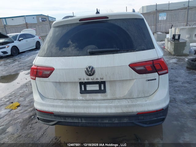3VV2B7AXXNM115198 Volkswagen Tiguan Comfortline