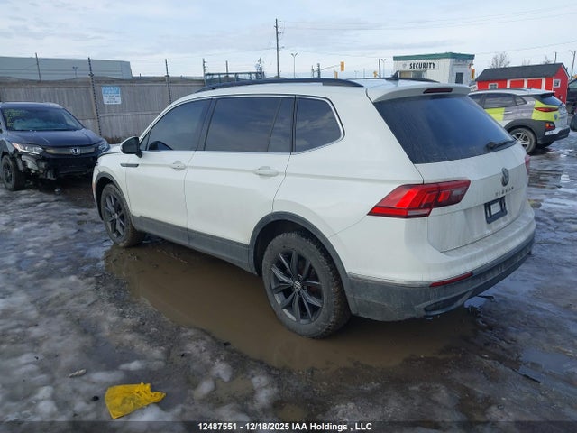 3VV2B7AXXNM115198 Volkswagen Tiguan Comfortline