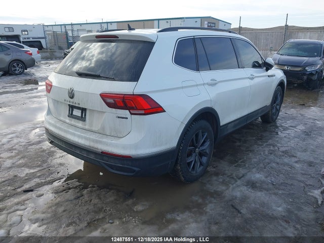 3VV2B7AXXNM115198 Volkswagen Tiguan Comfortline