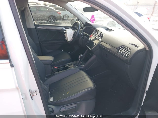 3VV2B7AXXNM115198 Volkswagen Tiguan Comfortline