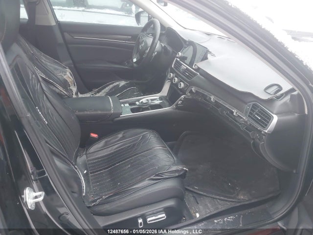 1HGCV2F96NA800885 Honda Accord