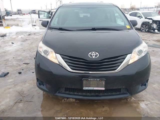 Aukcja sprzedaży 2017 Toyota Sienna Le, vin: 5TDKZ3DC8HS841531, numer aukcji: 12487688
