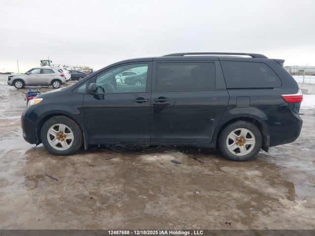 Aukcja sprzedaży 2017 Toyota Sienna Le, vin: 5TDKZ3DC8HS841531, numer aukcji: 12487688