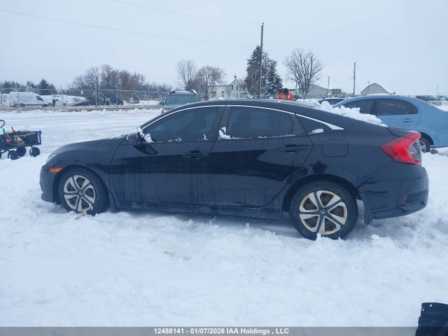12488141 :رقم المزاد ، 2HGFC2F59JH040947 vin ، 2018 Honda Civic Lx مزاد بيع