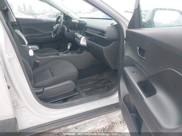 KM8HACABXRU134677 Hyundai Kona Essential 4p Ti