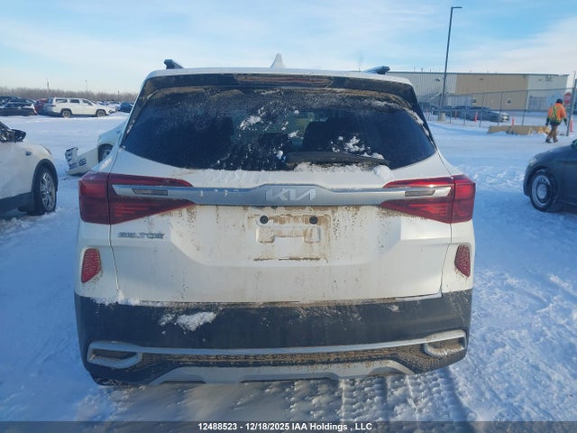 Продажа на аукционе авто 2022 Kia Seltos Sx Turbo W/black Interior/sx Turbo W/burgundy Interior, vin: KNDETCA29N7345900, номер лота: 12488523