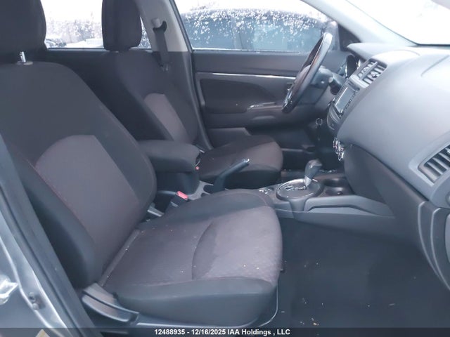 JA4AJ3AU5HZ600423 Mitsubishi RVR SE