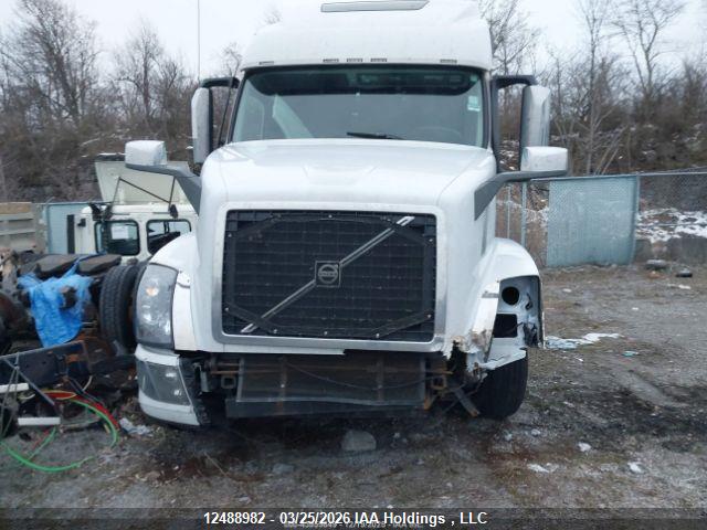 4V4NC9EH1JN998927 Volvo Vvn