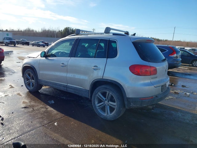 Volkswagen Tiguan Highline 2017 WVGLV7AX2HK030583 Image 3