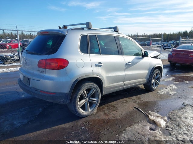 Volkswagen Tiguan Highline 2017 WVGLV7AX2HK030583 Image 4
