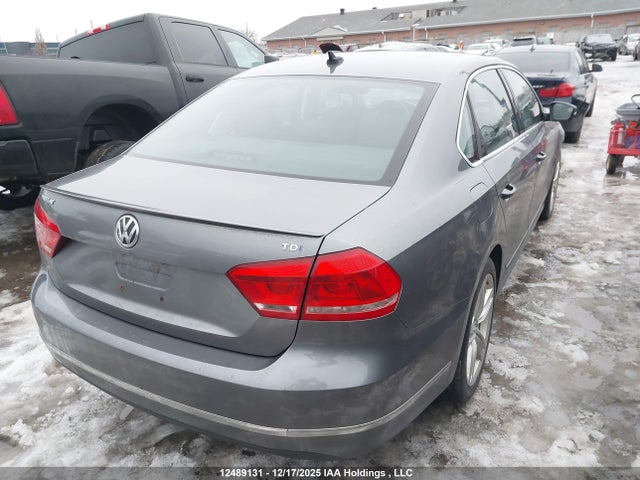 1VWCV7A36FC068954 Volkswagen PASSAT SEL