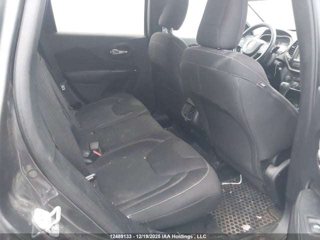 12489133 :رقم المزاد ، 1C4PJLCB5FW505693 vin ، 2015 Jeep Cherokee North مزاد بيع